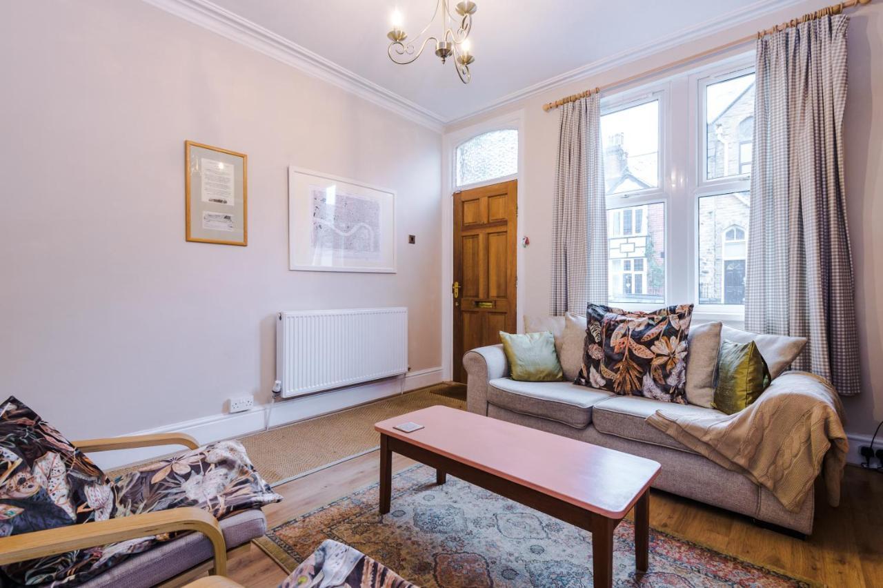 Cosy House With Garden & Parking, Sheffield 빌라 외부 사진