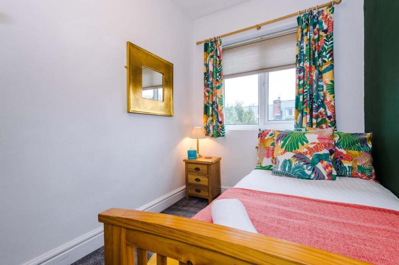 Cosy House With Garden & Parking, Sheffield 빌라 외부 사진