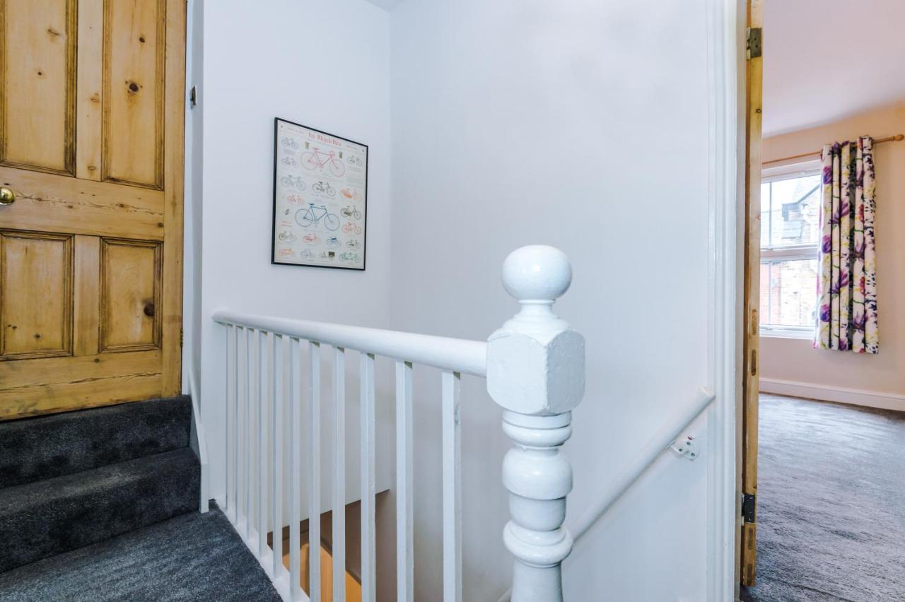 Cosy House With Garden & Parking, Sheffield 빌라 외부 사진