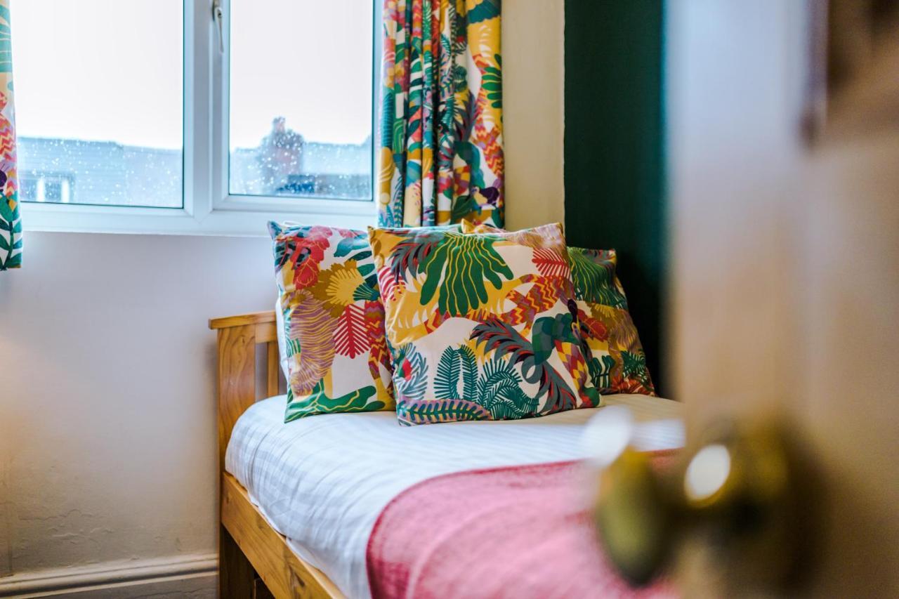 Cosy House With Garden & Parking, Sheffield 빌라 외부 사진